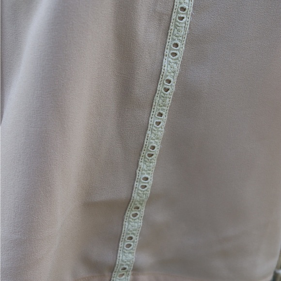 Umgee Open Back Shawl With Macrame Fringe - Picture 7 of 7